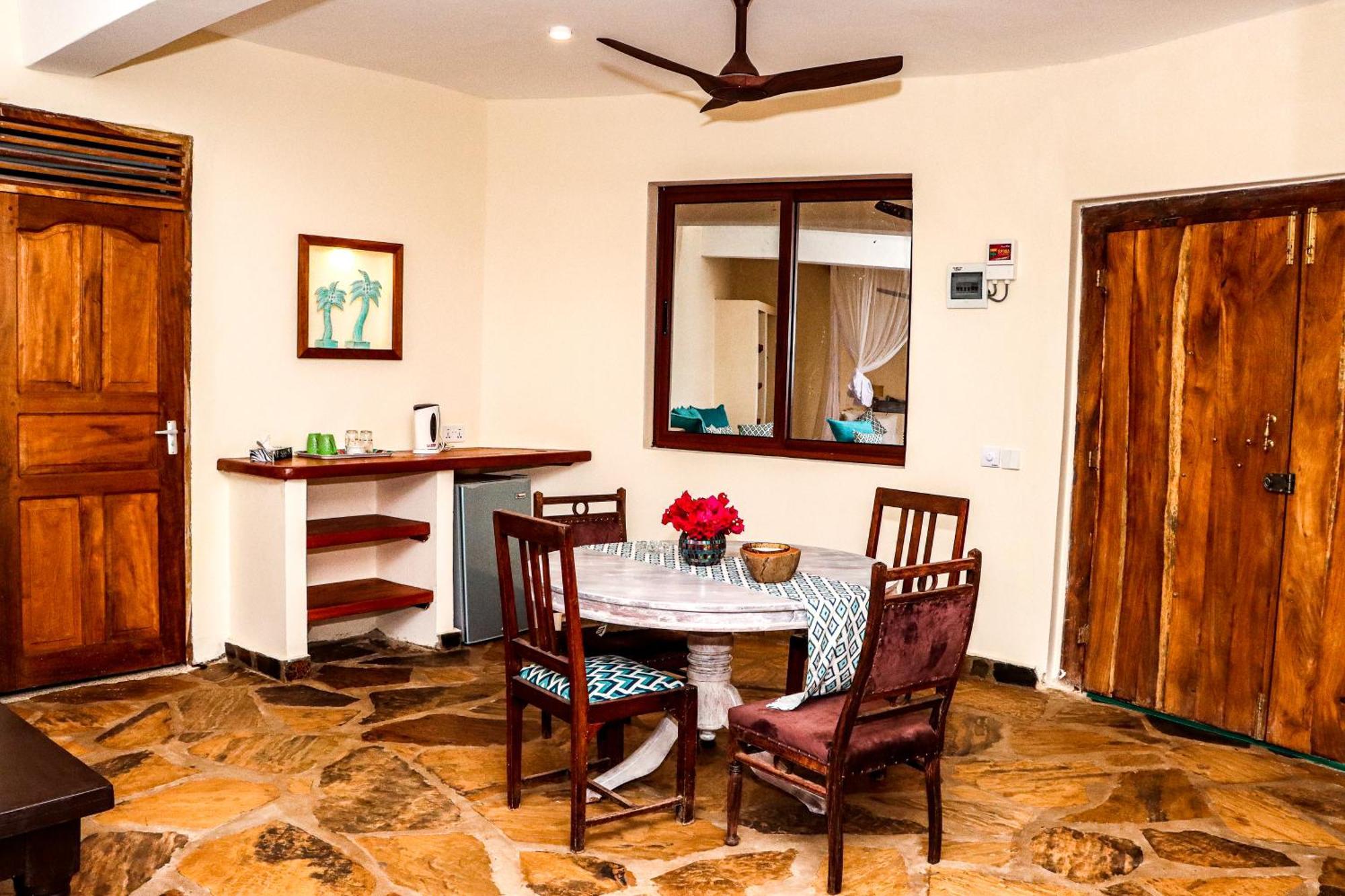 Firefly Eco Retreat Villa Shimoni Екстериор снимка