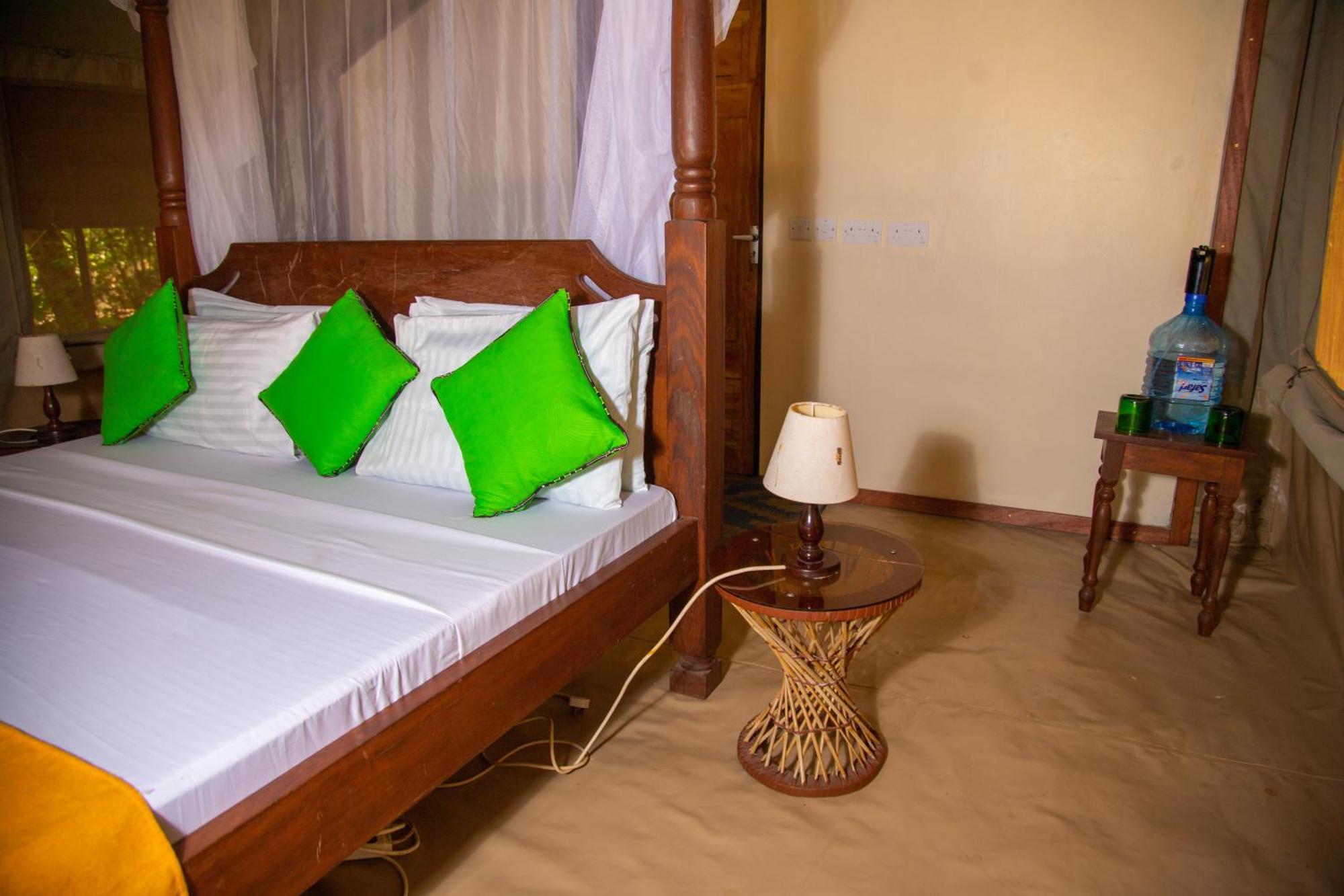 Firefly Eco Retreat Villa Shimoni Екстериор снимка