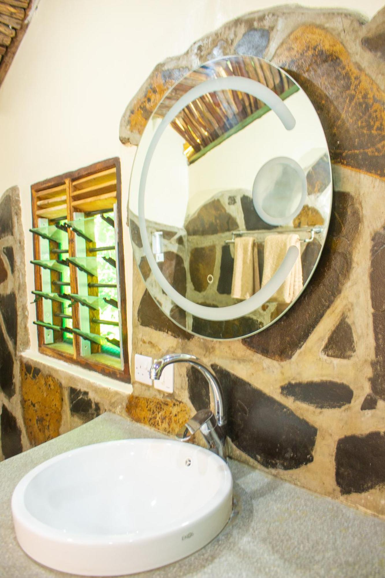 Firefly Eco Retreat Villa Shimoni Екстериор снимка